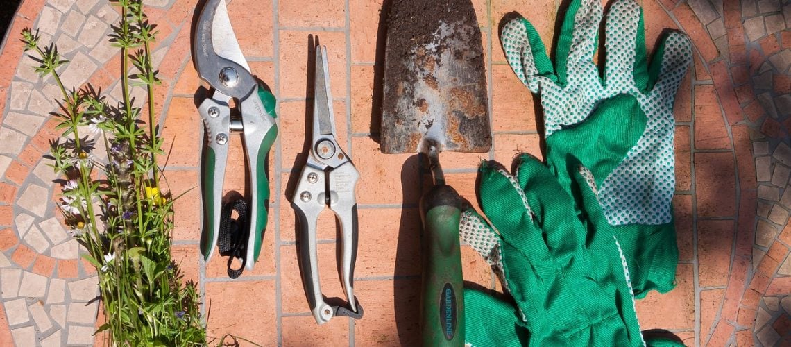 scissors-1424660_1280